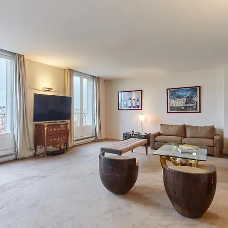 Arc De Triomphe By Prestige *